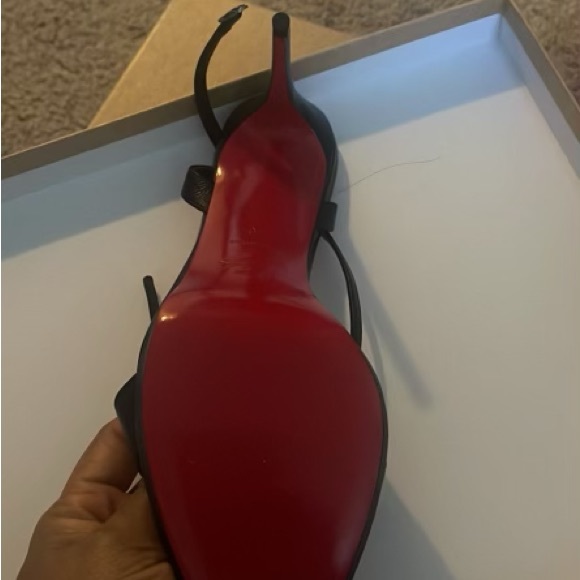 New never worn LV sandals - Picture 2 of 8